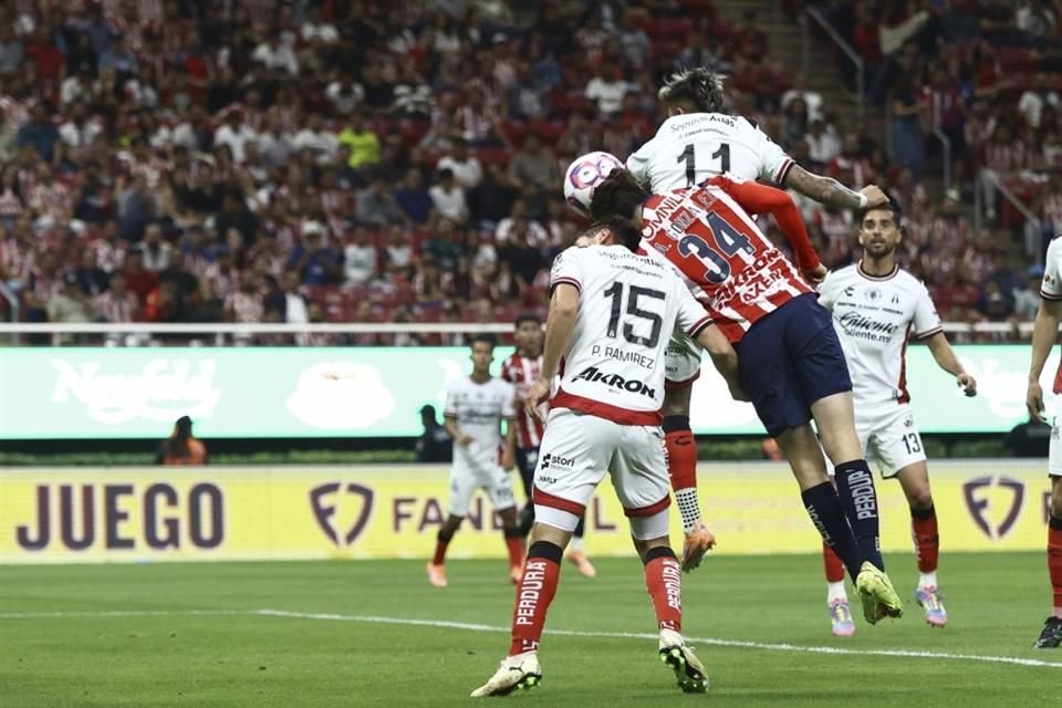 Así le ganó 'Hormiga' la posición a Ramírez para abrir el marcador.