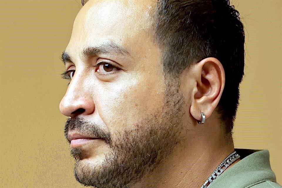 El protagonista de 'Amar Te Duele' está enfocado en su participación en 'La Obra Que Sale Mal'.