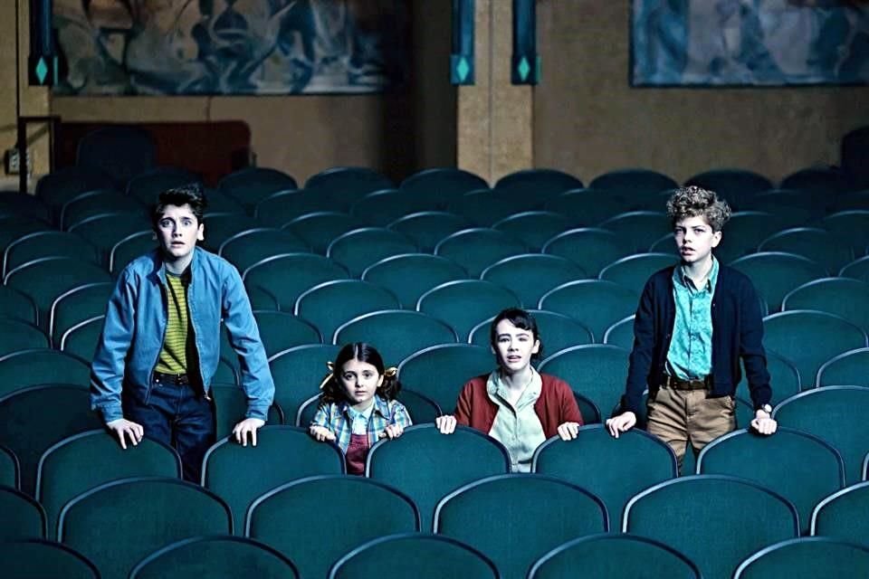 Los protagonistas aprenderán a enfrentar sus miedos y las circunstancias sociales de su época, 1962.