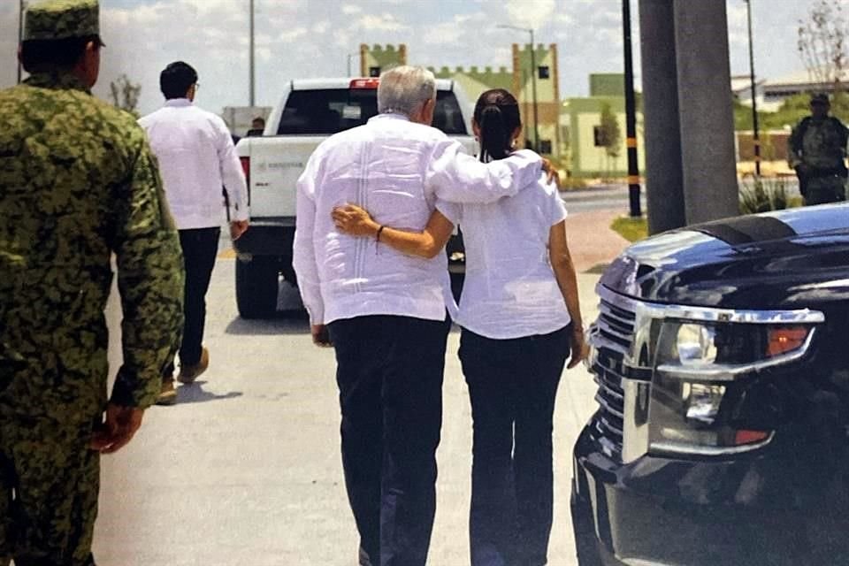 La Presidenta narra en su libro algunos de los diálogos que tuvo con AMLO cuando lo acompañaba a giras como Presidenta electa.