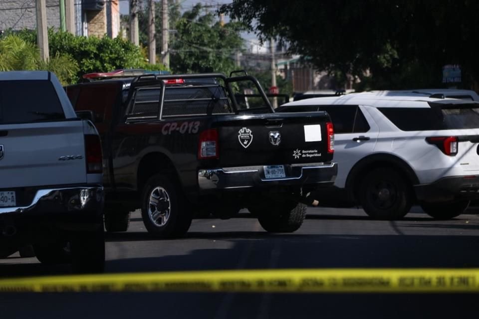 Luego de que se confirmó el homicidio, la escena del crimen fue resguardada con un cerco policial para preservar los indicios.