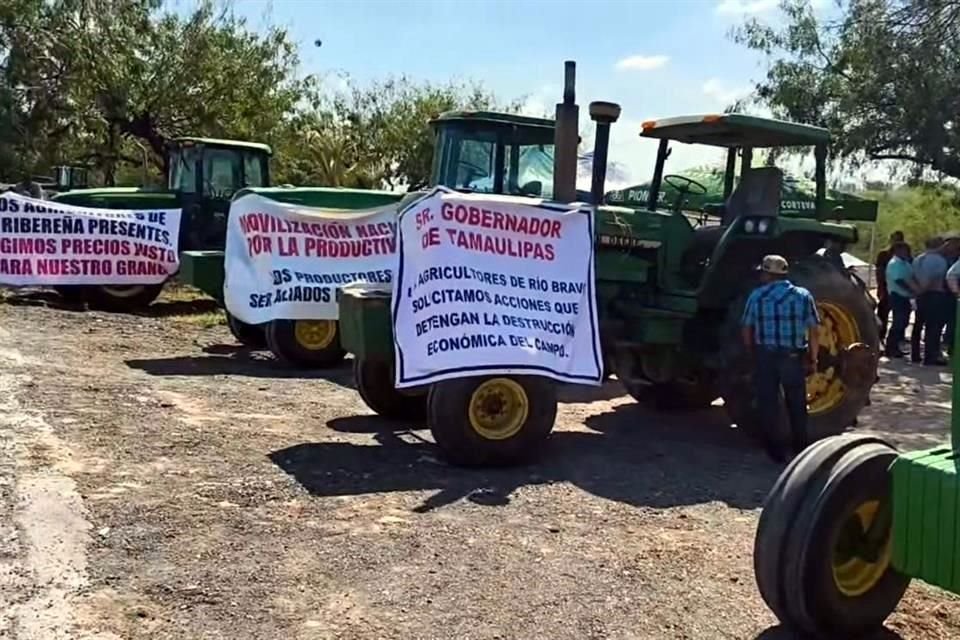 Productores del norte de Tamaulipas se suman al paro nacional para exigir precios justos a los granos, subsidios y apoyo al campo.