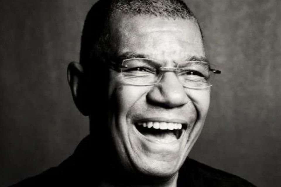 Nacido en Chicago en 1942, DeJohnette destacó por sus colaboraciones en los años 60 con músicos célebres como Herbie Hancock y Miles Davis.