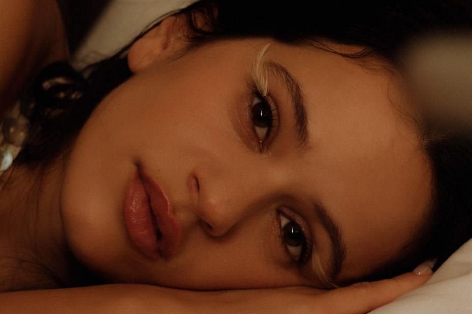 Rosalía lanzó este lunes su nueva canción 'Berghain', una colaboración sorpresa con Björk e Yves Tumor que vendrá en su disco 'Lux'.