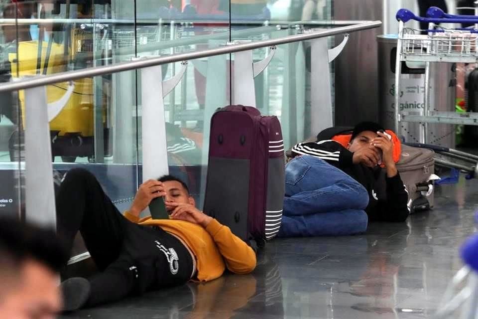 Algunos usuarios han optados por llegar con antelación y esperar.