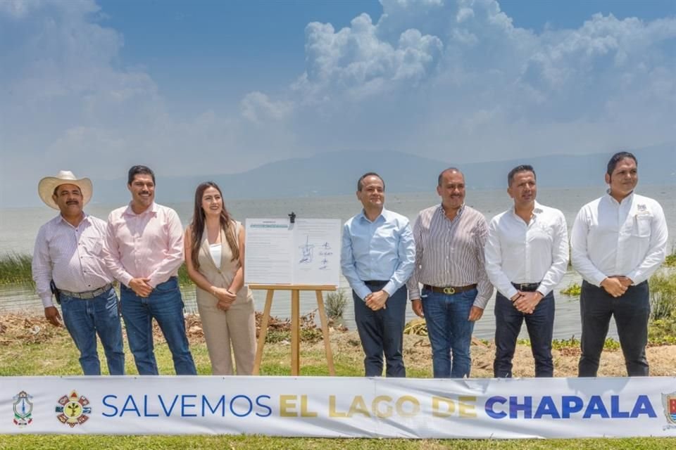 Frente al proyecto del acueducto Solís-León, alcaldes de la Ribera de Chapala piden reconsiderar el Plan Nacional Hídrico 2024-2030.