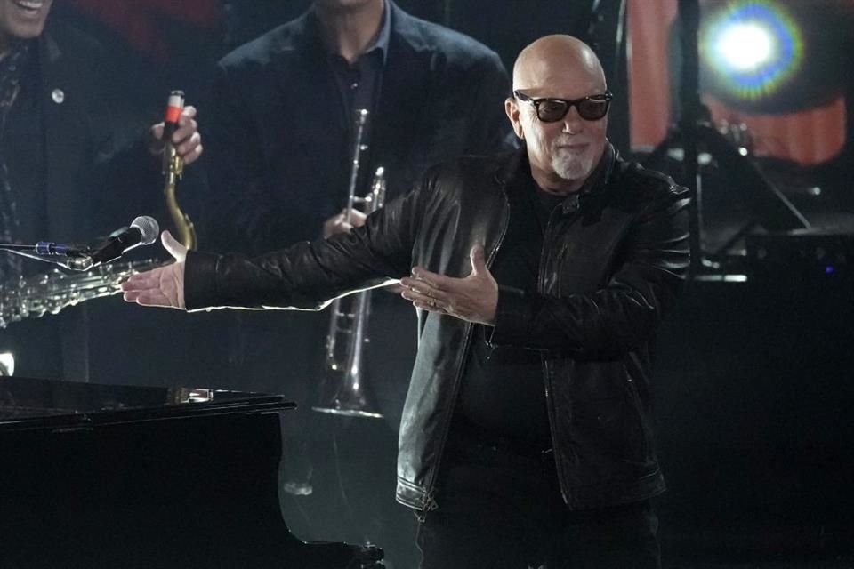 Según Joel, de 76 años, su afección se vio agravada por sus actuaciones en conciertos, que 'le provocaron problemas de audición, visión y equilibrio'.