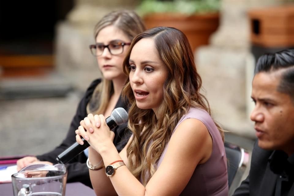 Con la intención de elaborar una nueva legislación en materia de protección animal, la diputada de MC, Alejandra Giadans, inició foros de consulta ciudadana.