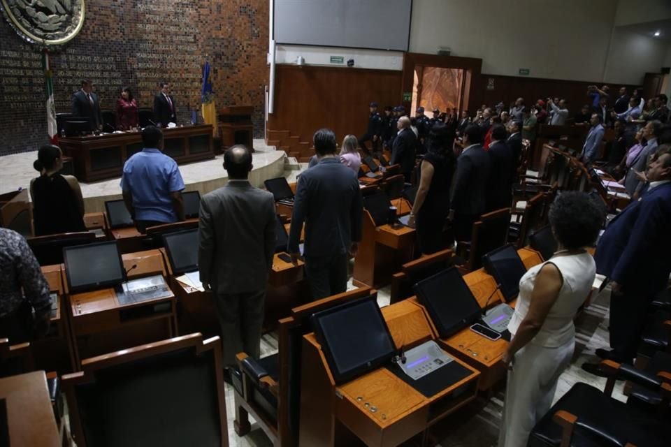 Para 2026, diputados del Congreso de Jalisco se subirán el sueldo 3.5%, por lo que pasarían de cobrar 109 mil pesos a 112 mil brutos al mes.