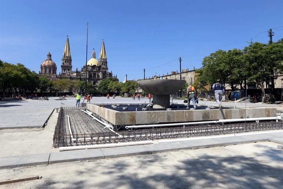 Los trabajos de remodelación de la Plaza Liberación registran un avance del 75 por ciento.