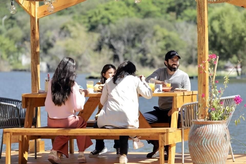 El elenco filmó escenas como la familia Rangel, protagonista de la historia.