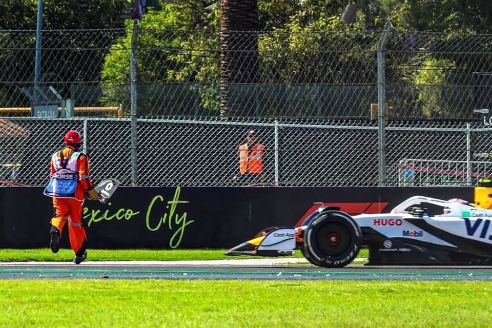Para la Federación Mexicana Lawson ignoró la doble bandera amarilla.