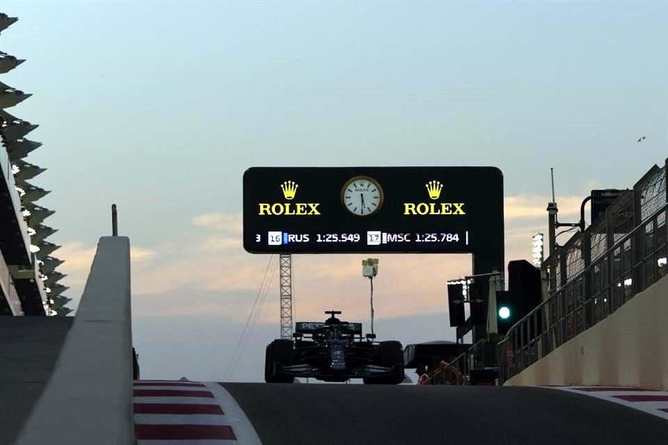 En Mercedes aún duele esa noche en Abu Dhabi.