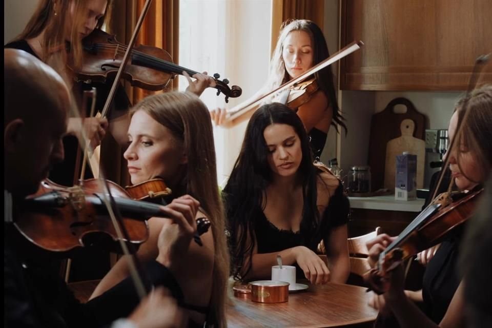 Con el lanzamiento de 'Berghain', Rosalía abre paso a nueva etapa en su carrera, llena de simbolismos y referencias culturales.