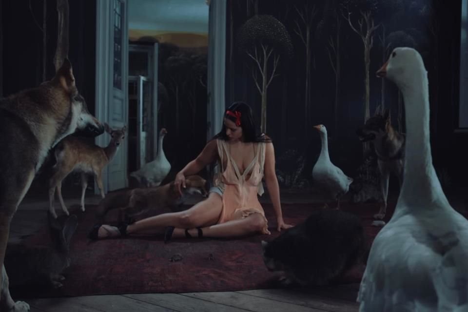 Con el lanzamiento de 'Berghain', Rosalía abre paso a nueva etapa en su carrera, llena de simbolismos y referencias culturales.