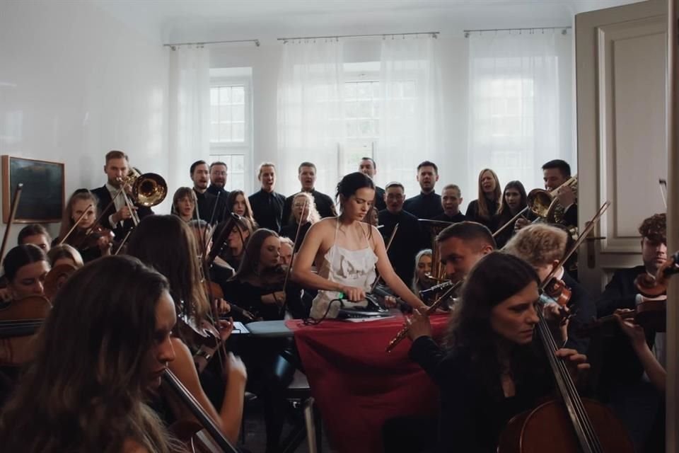 Con el lanzamiento de 'Berghain', Rosalía abre paso a nueva etapa en su carrera, llena de simbolismos y referencias culturales.