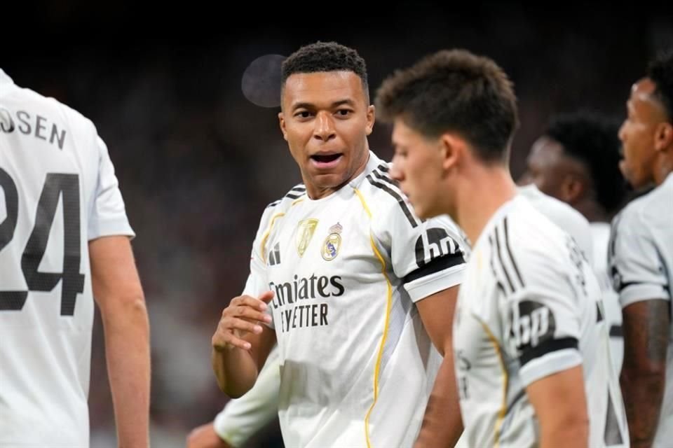 Kylian Mbappé marcó doblete en la goleada del Real Madrid sobre el Valencia en el Santiago Bernabéu.