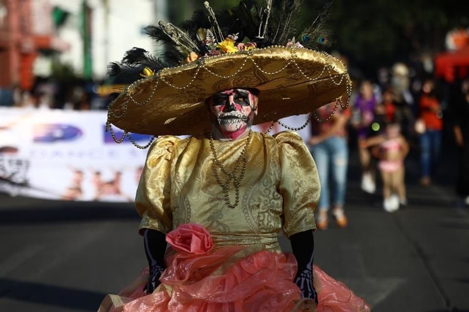Desfile del Día de Muertos en Javier Mina y avenida Juárez, en el centro de la ciudad.