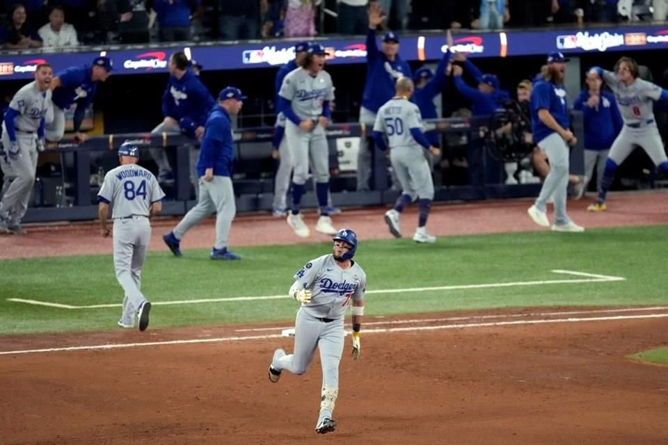 Miguel Rojas empató el juego con un cuadrangular en la novena.