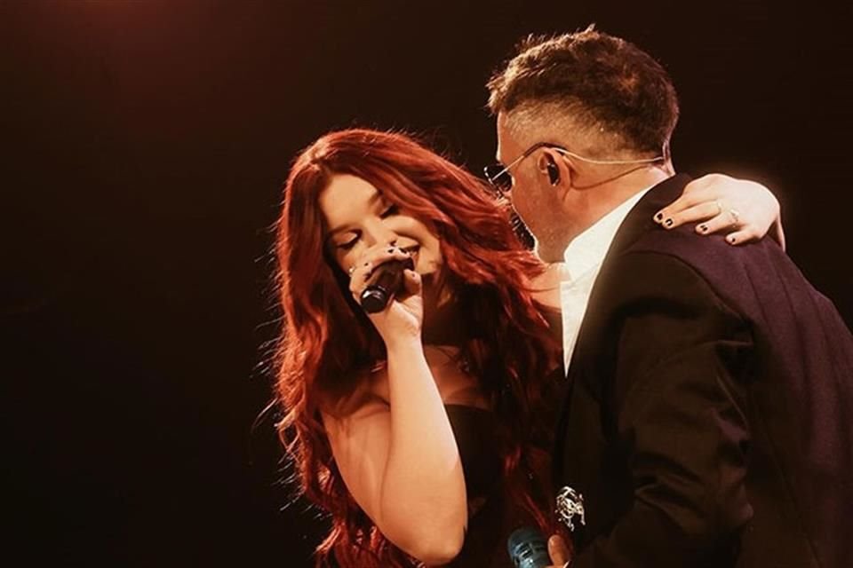 Paty Cantú se unió a Alejandro Sanz en el escenario para interpretar 'No es lo mismo', generando uno de los momentos más memorables del concierto.