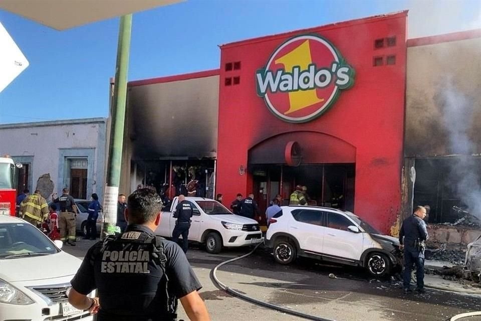 Un incendio en el establecimiento comercial 'Waldo's', ubicado en pleno Centro de Hermosillo, dejó 23 muertos, entre ellos seis niños, y 11 heridos