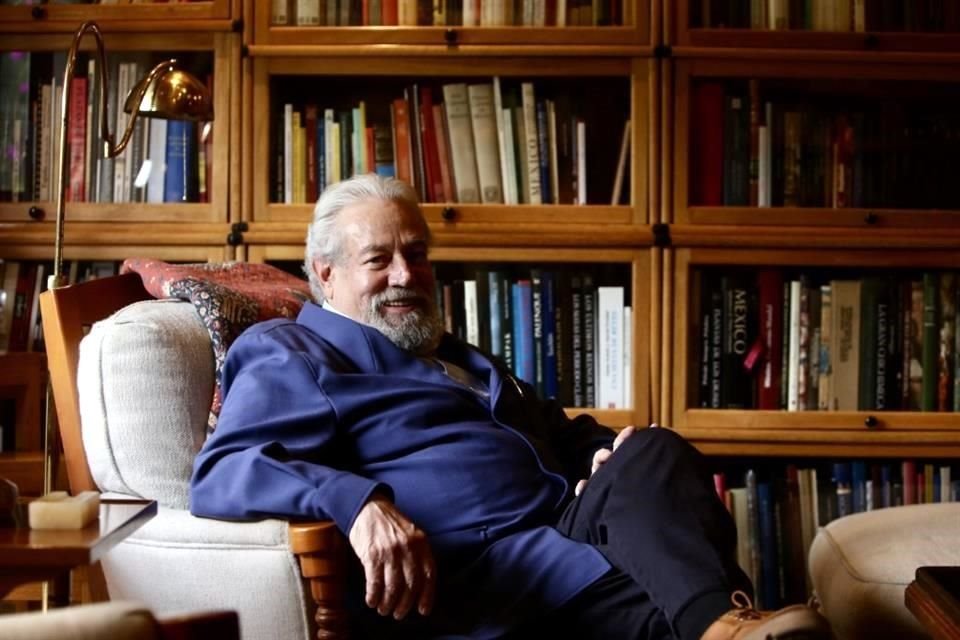 De schrijver Gonzalo Celorio ontving de Cervantesprijs 2025.