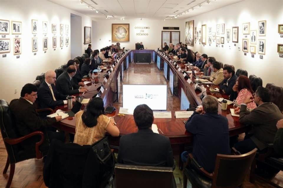 En la reunión, en Palacio Nacional, participaron integrantes de las secretarías de Estado.