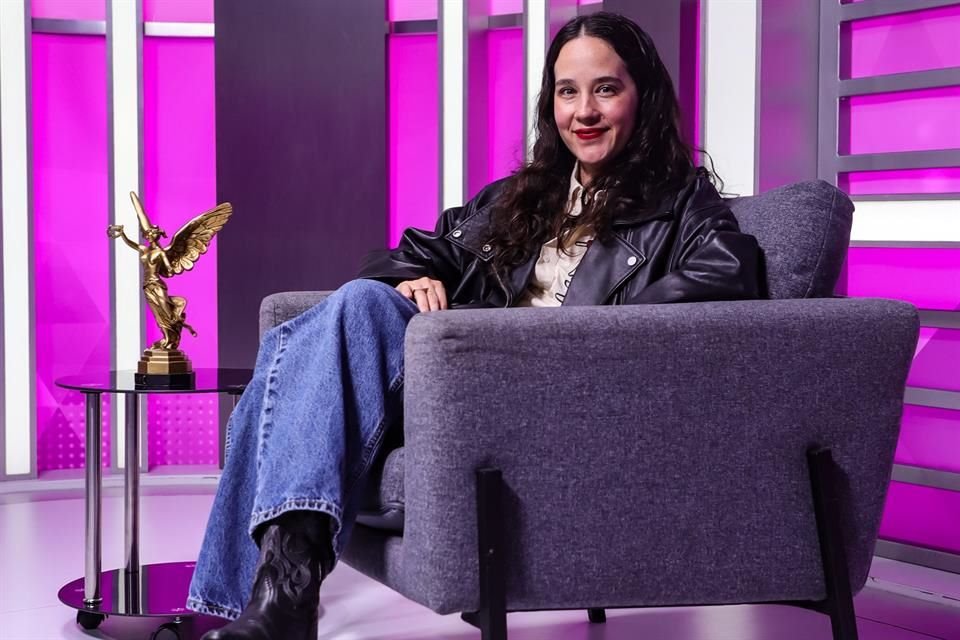 Lejos de la complacencia, el álbum suena a búsqueda, a riesgo y reconciliación con los miedos. En él, Sariñana se sumerge en un proceso de renovación artística.