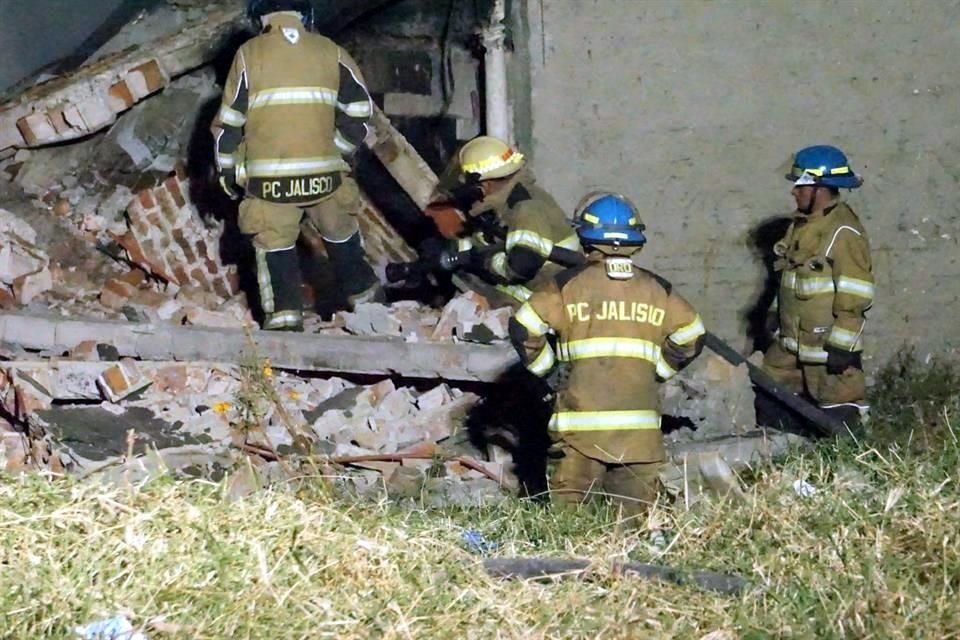 El incendio de una fábrica de colchones movilizó a elementos de Protección Civil y Bomberos tanto de Tonalá como del Estado de Jalisco. Se registraron dos trabajadores lesionados.