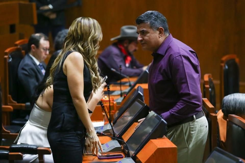 El morenista Miguel de la Rosa consideró que habría sido una buena señal que Lemus acudiera personalmente a rendir su Informe ante legisladores.