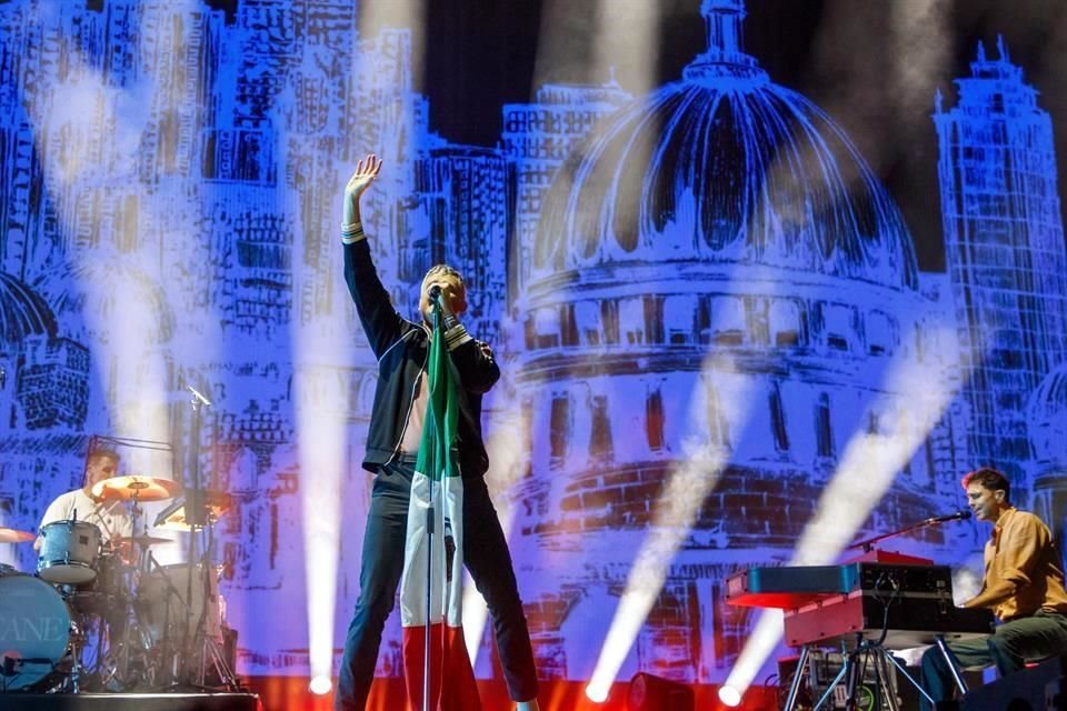 Keane cerró la primera edición de las Corona Capital Sessions, evento que devolvió al público tapatío el sonido de los conciertos masivos.