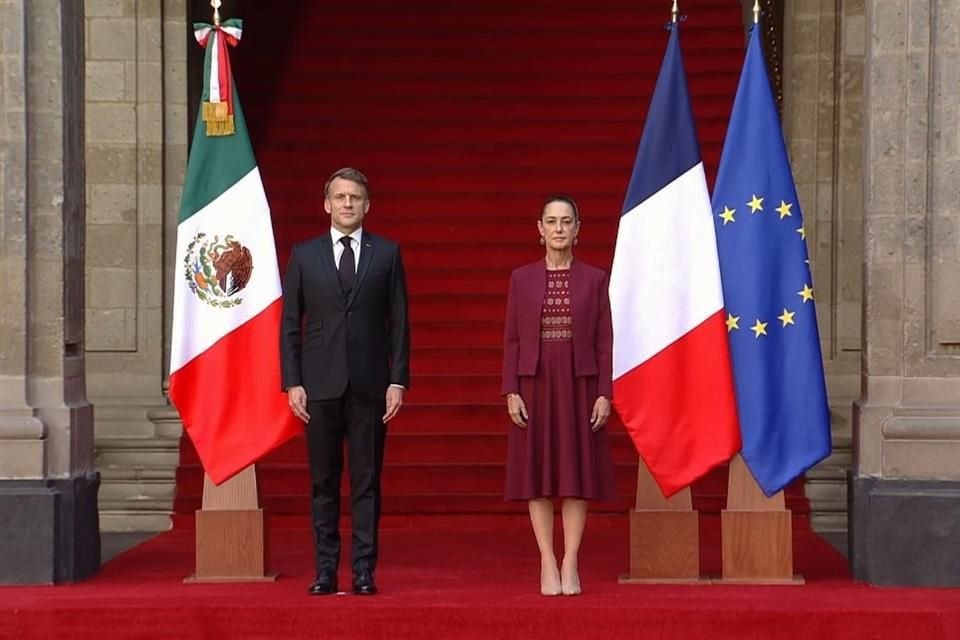 La Presidenta Claudia Sheinbaum recibió en Palacio Nacional a su homólogo de Francia, Emmanuel Macron, con quien sostendrá una reunión