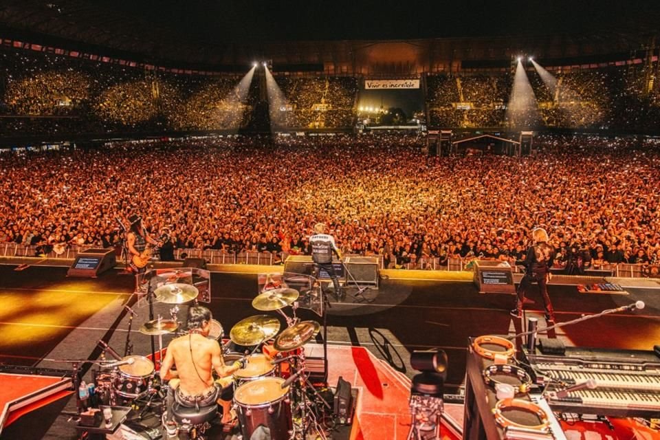 México, que siempre ha sido una plaza especial para Guns N' Roses, respondió con una entrega desbordante.