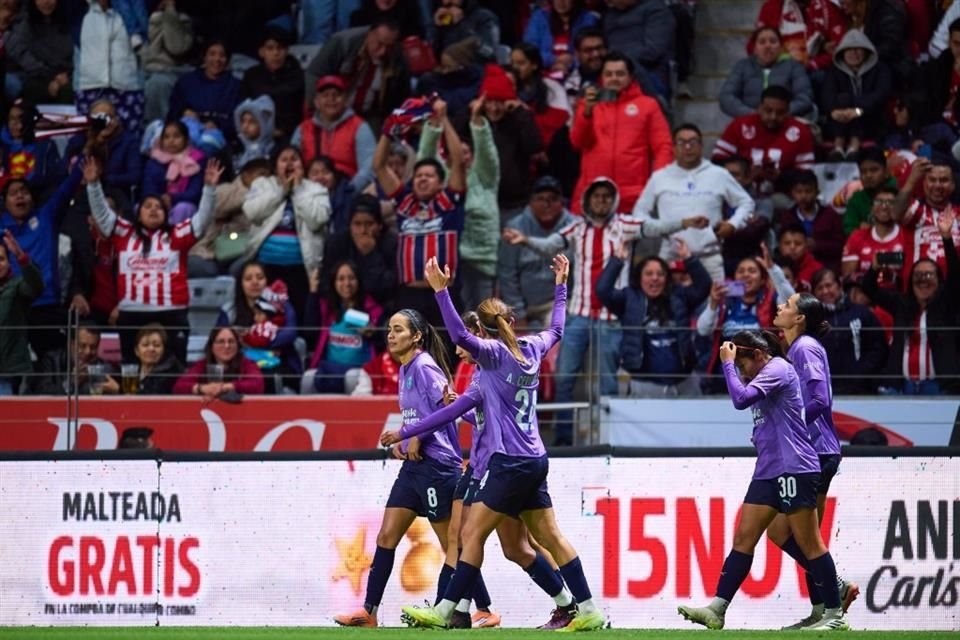 Chivas femenil pasó a la siguiente ronda tras imponerse de visitantes 2-0 al Toluca, 4-2 en el global, por lo que enfrentará al América.