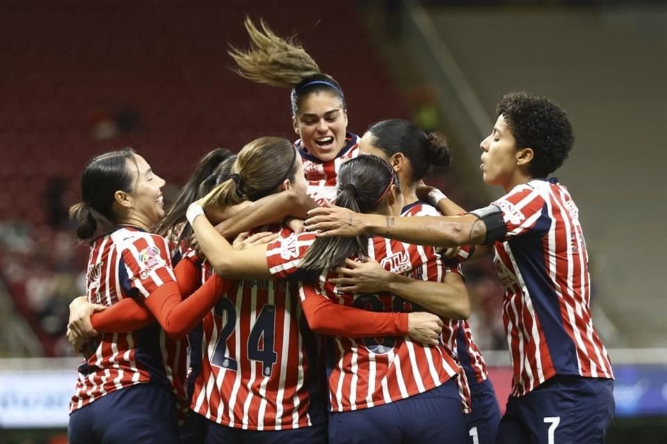 Luego de que Chivas femenil avanzó a Semifinales, en donde enfrentará al América, el DT Antonio Contreras destacó la elegancia para jugar.