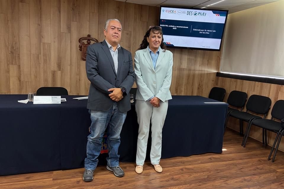 Héctor Iván del Toro, profesor e investigador del Departamento de Economía del CUCEA y Carmen Jiménez, coordinadora de la maestría de Negocios y Estudios Económicos y docentes del CUCEA.