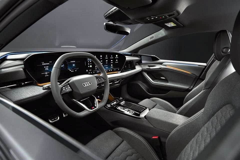 Optionally, it can be equipped with the Bang & Olufsen Premium Sound System with 3D sound and 20 speakers.