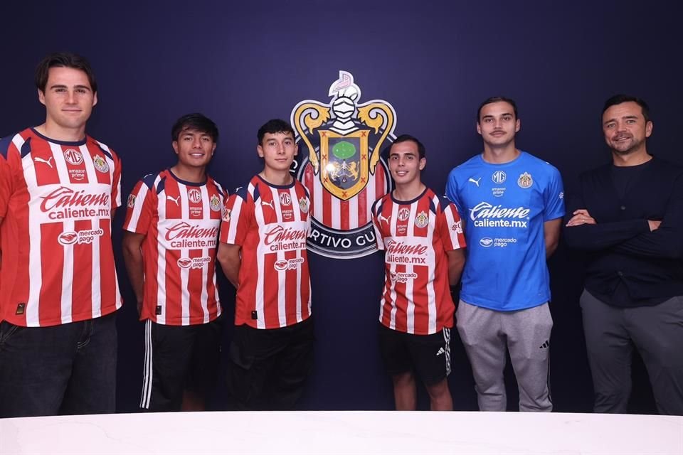 Hugo Camberos, Yael Padilla, Teun Wilke, Miguel Gómez y Eduardo García renovaron su contrato con las Chivas.