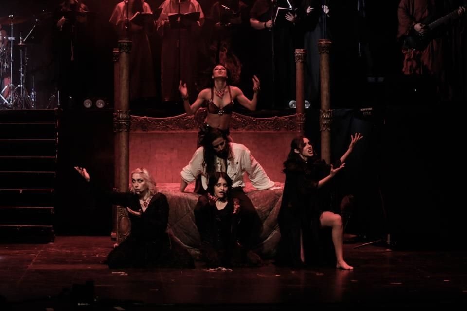 „Dracula: Ballet & Rock Opera”, multidyscyplinarna produkcja, zostanie zaprezentowana w Teatrze Galerías w ramach akcji charytatywnej.