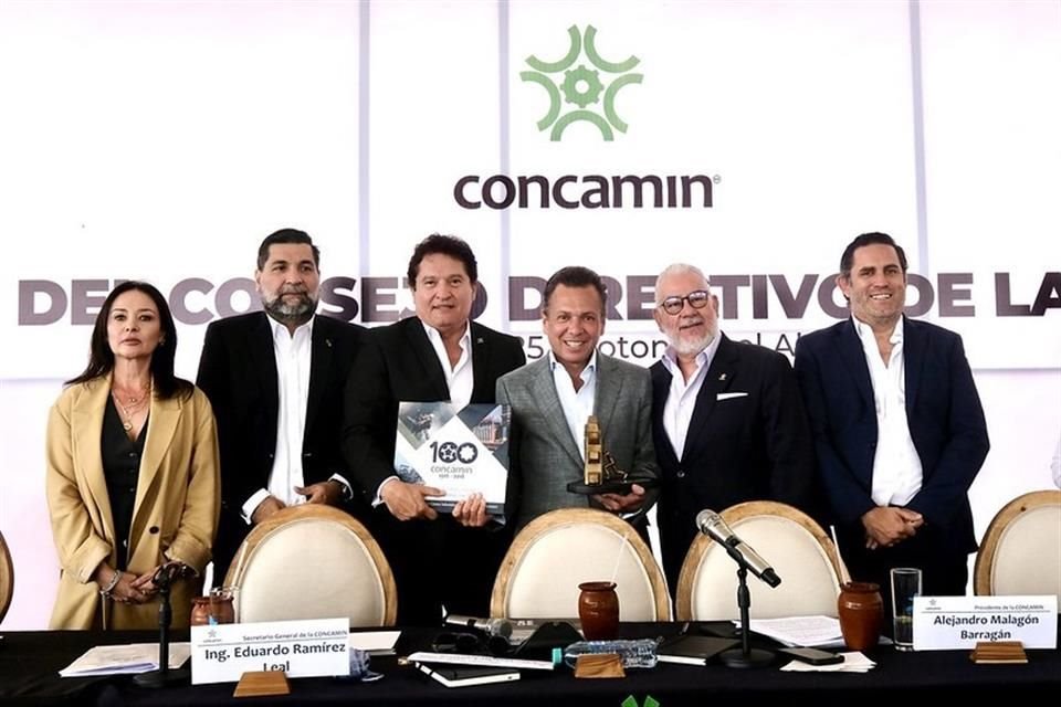 En la primera reunión e la CONCAMIN en Jalisco, el Gobernador Pablo Lemus destacó la inversión histórica para renovar carreteras de Jalisco.