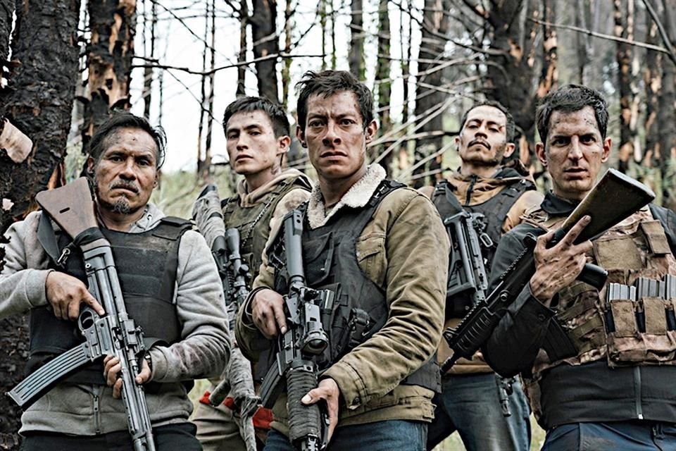 El elenco de 'Contraataque', de Chava Cartas, que fue un éxito en Netflix, tendrá un contingente el 16 de septiembre en el desfile militar.