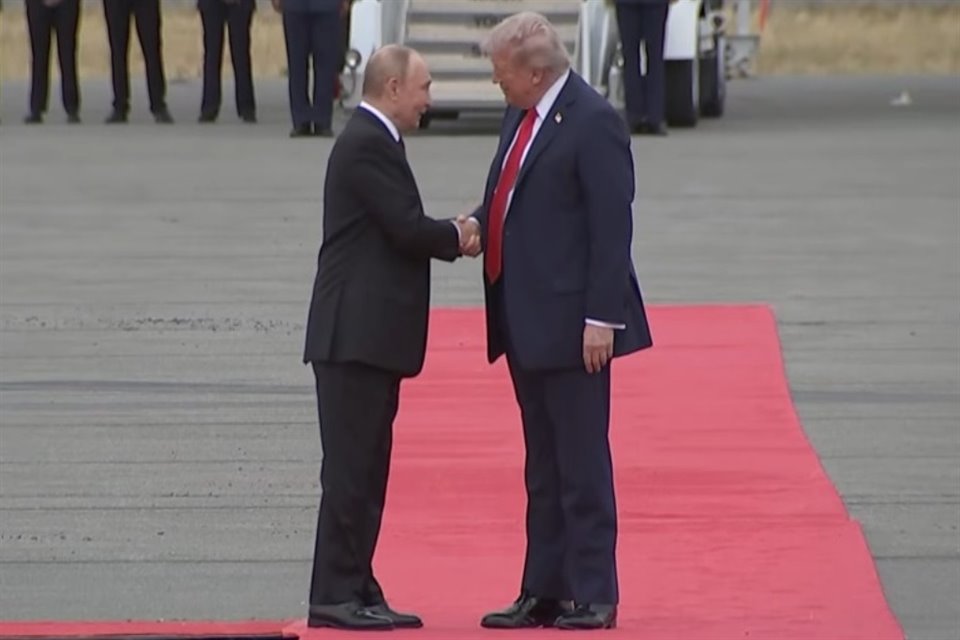 Donald Trump y Vladimir Putin se reúnen en Alaska para tratar la guerra en Ucrania.