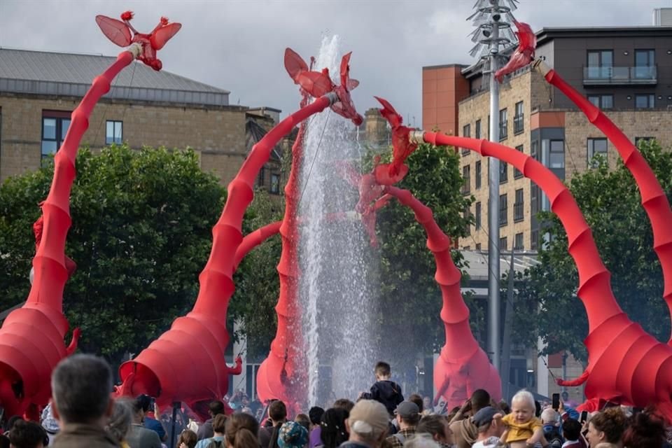 El espectáculo 'Les Girafes Laten en Guadalajara' costará 3 millones 975 mil pesos.