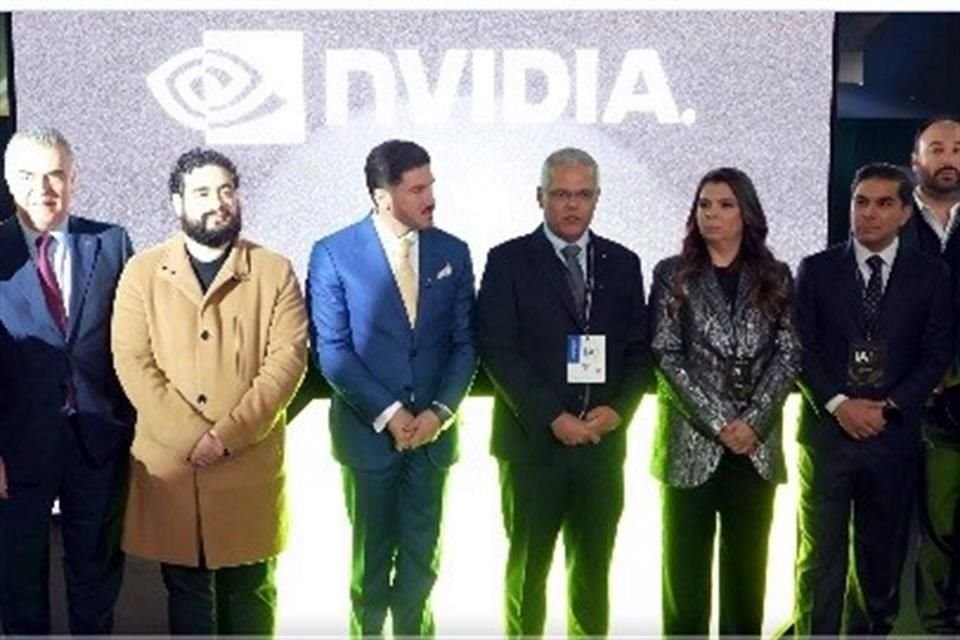 El gobernador anunció la inversión junto con directivos de Nvidia.