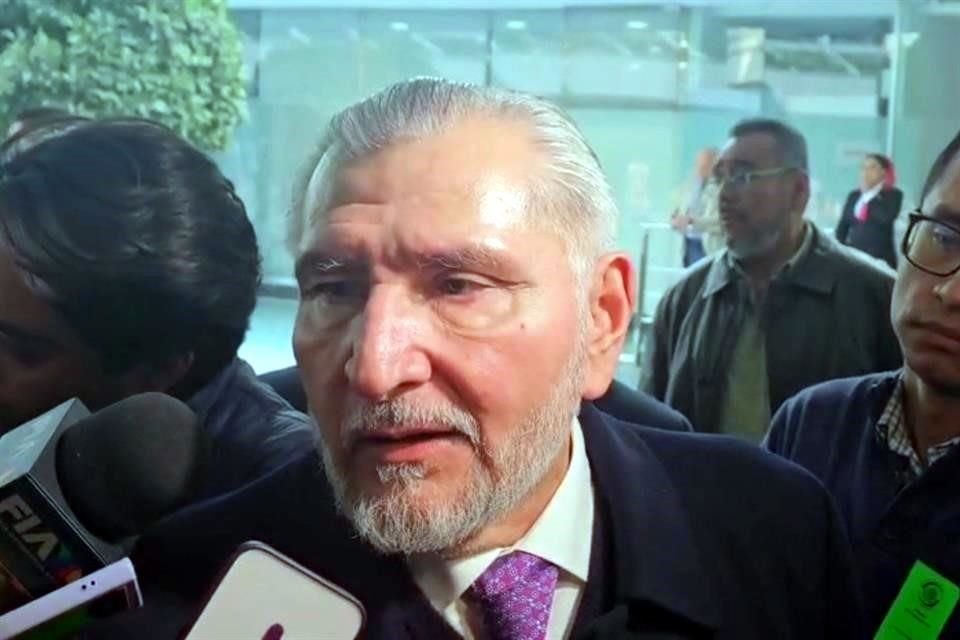 El líder de Morena en el Senado opinó sobre las medidas tomadas en torno a Palacio Nacional y la marcha del próximo sábado.