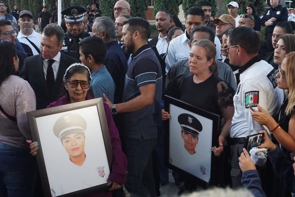 Este miércoles se realizó homenaje póstumo a Libna Mata Villegas y Gisela Alexandra Ceballos Quezada, agentes viales asesinadas en El Salto.