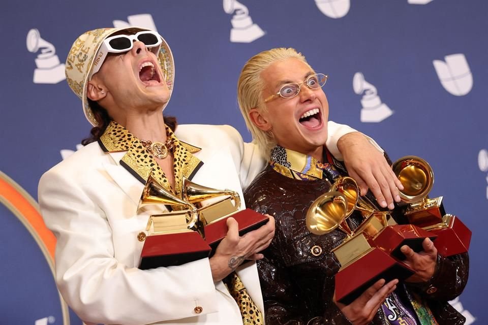 Ca7riel & Paco Amoroso sorprendieron al llevarse cinco estatuillas en su debut en los premios.