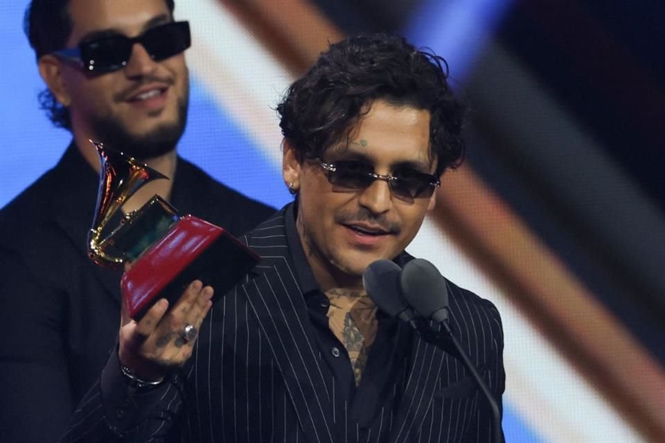 Christian Nodal triunfó con la estatuilla a mejor álbum de música ranchera o mariachi.