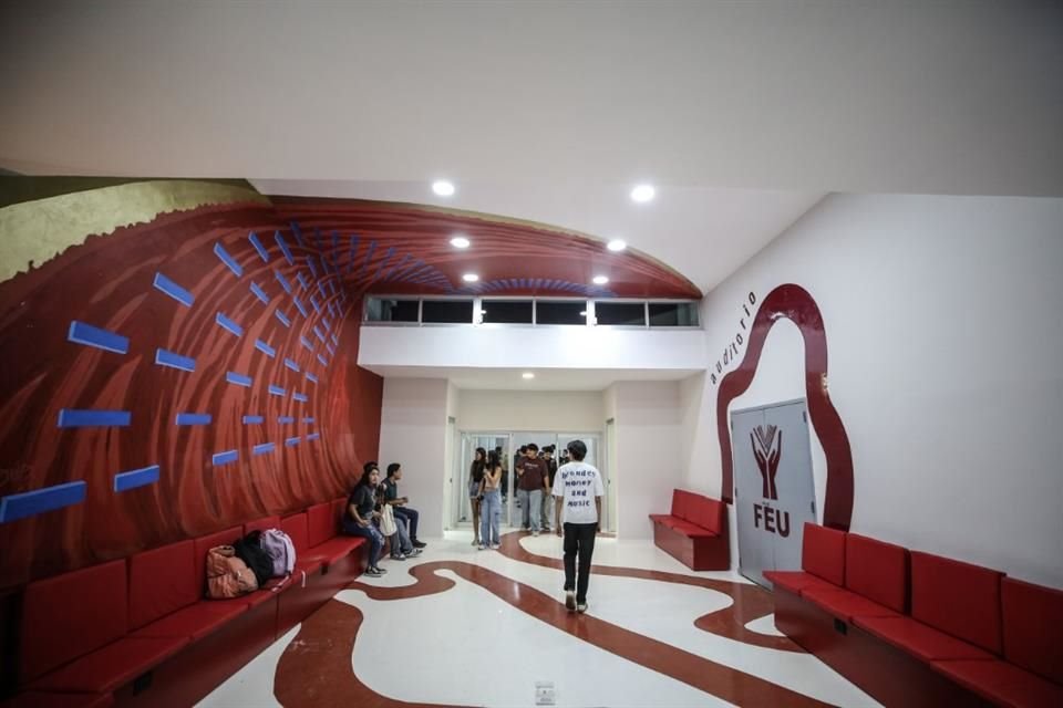 La Federación Estudiantil Universitaria (FEU) de la UdeG cuenta con nuevas instalaciones, ubicadas frente al obelisco del ágora.