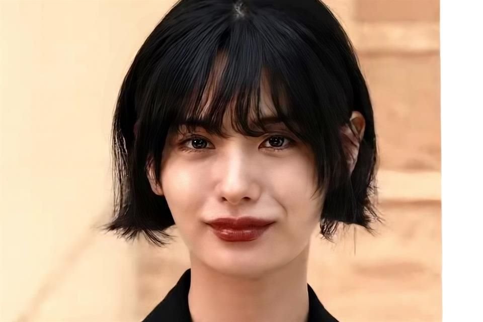 Nana, cuyo nombre real es Jin-ah, es una cantante convertida en actriz que se hizo famosa como integrante del trío Orange Caramel, que era parte del grupo de chicas After School.